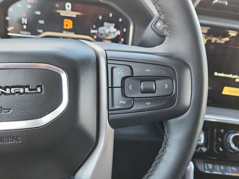 Used 2025 GMC Sierra 2500 Denali w/ Denali Reserve Package image 23