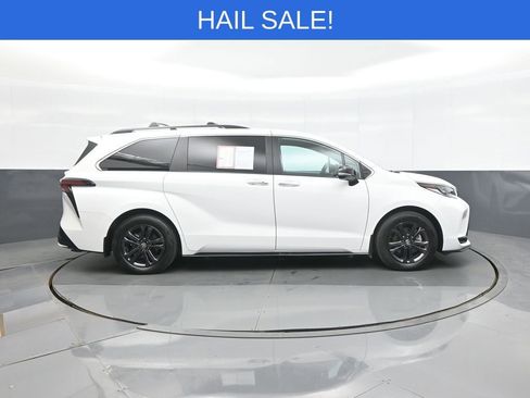 Certified 2024 Toyota Sienna XSE w/ XSE Premium Package image 8