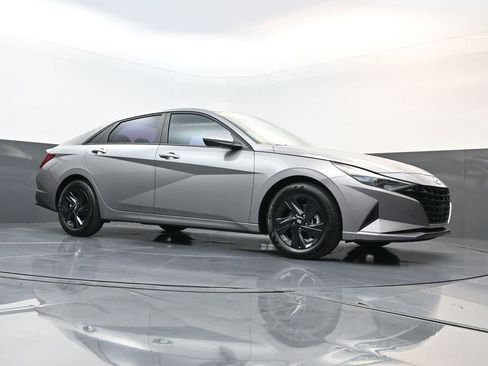 Certified 2023 Hyundai Elantra SEL image 20