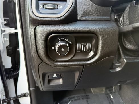 Used 2019 RAM 1500 Tradesman AWD/4WD image 27