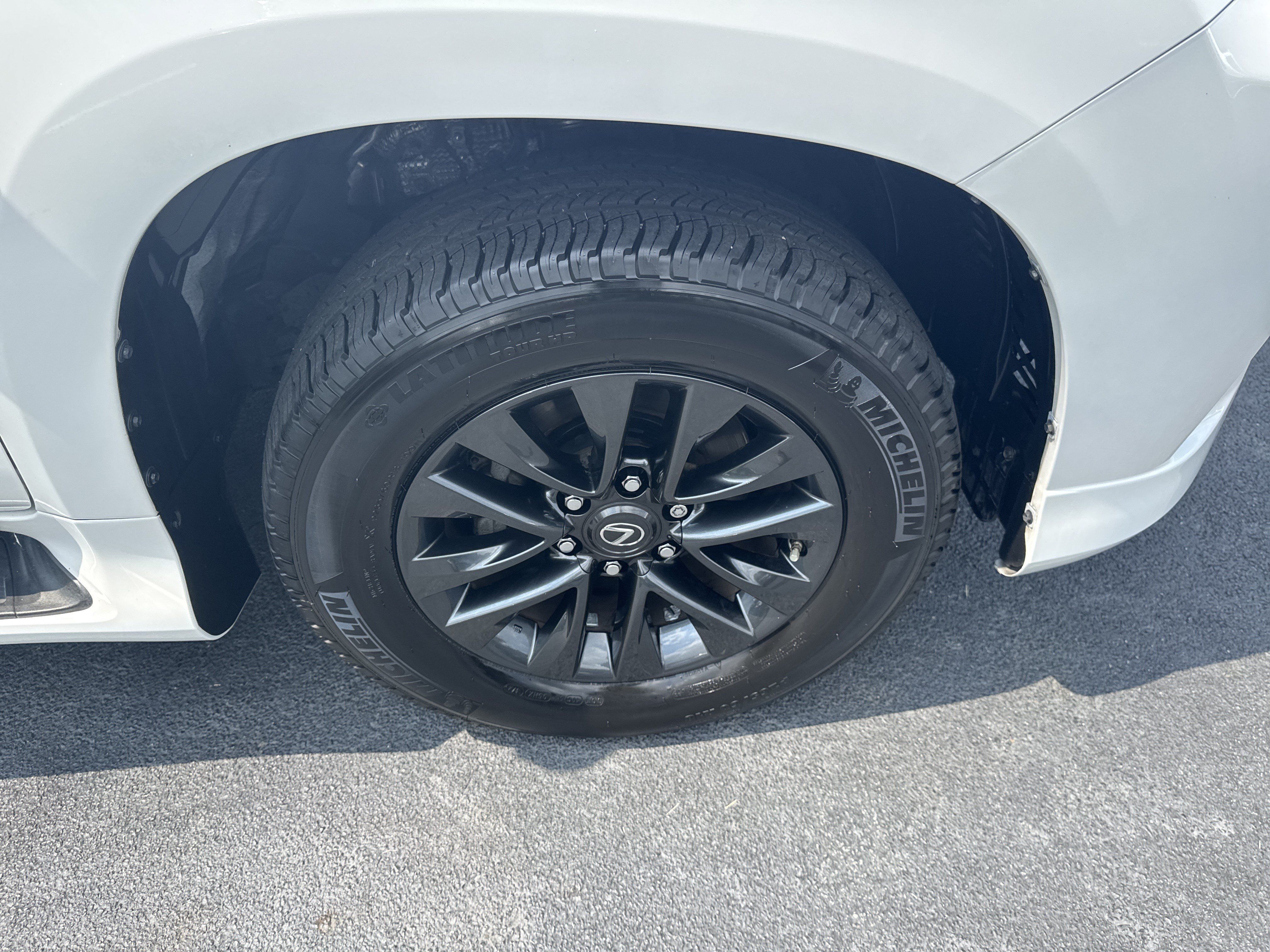 Used 2021 Lexus GX 460 Premium w/ Premium Package AWD/4WD image 10
