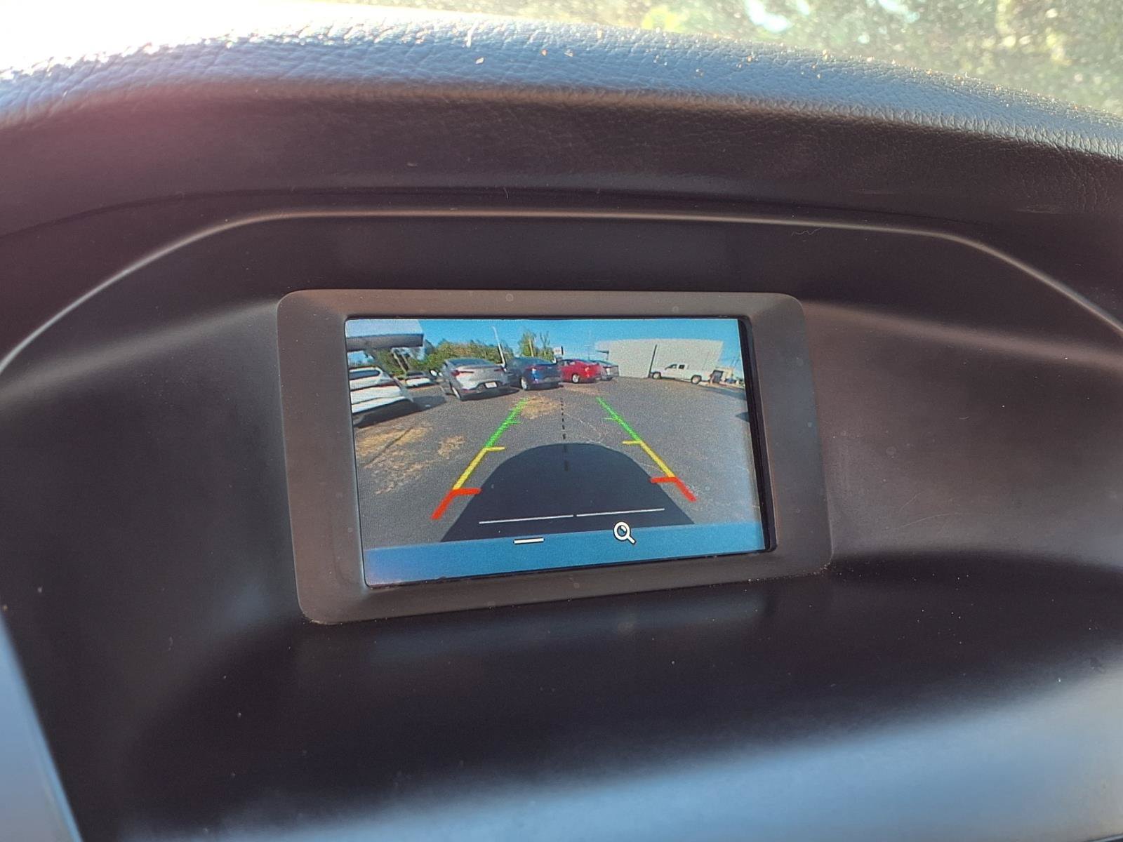 Used 2018 Ford Focus SE FWD image 4
