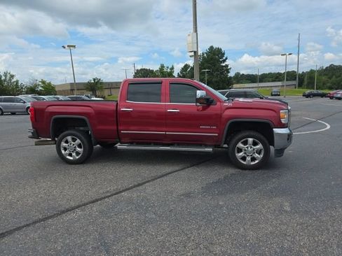 Used 2019 GMC Sierra 2500 SLT w/ Duramax Plus Package AWD/4WD image 2