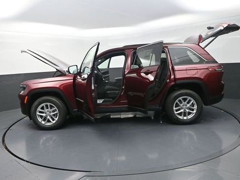 New 2026 Jeep Grand Cherokee Laredo X AWD/4WD image 32