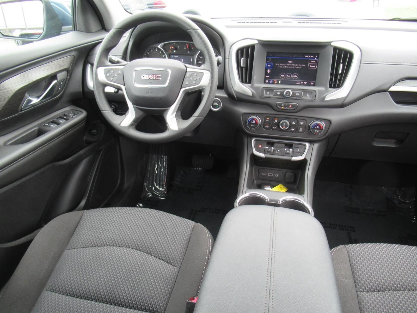 Used 2024 GMC Terrain SLE w/ Driver Convenience Package FWD image 14