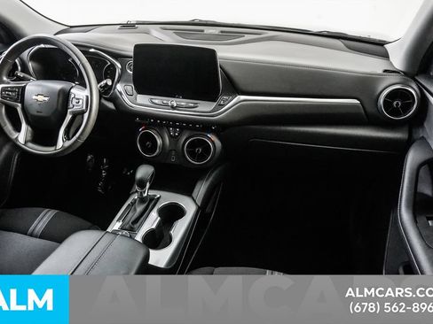 Used 2025 Chevrolet Blazer LT FWD image 16