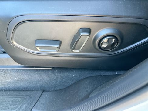 New 2025 Jeep Grand Cherokee L Laredo w/ Luxury Tech Group I RWD image 12