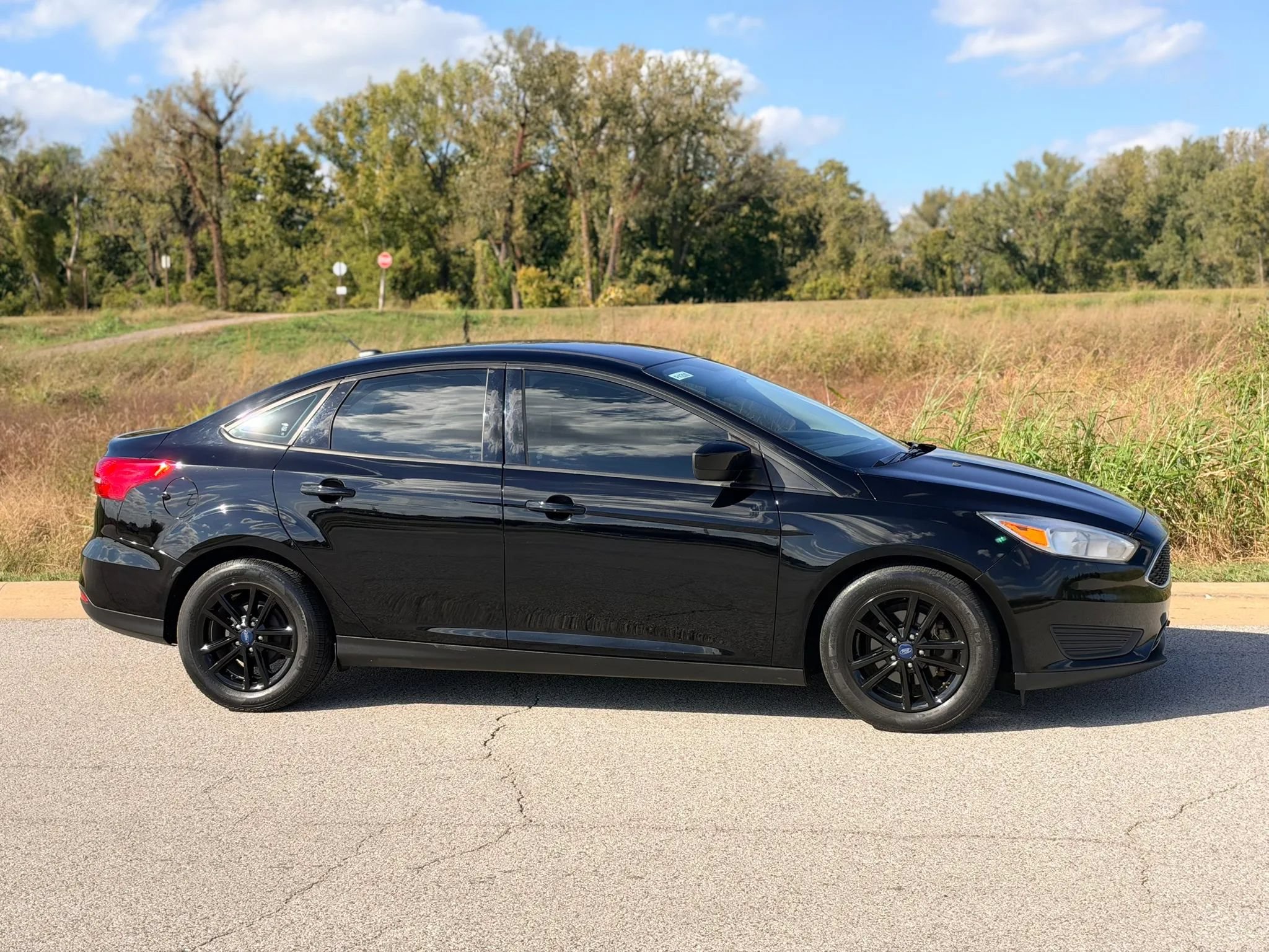 Used 2018 Ford Focus SE FWD image 28