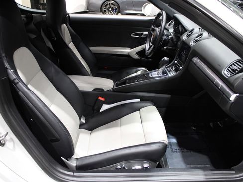 Used 2019 Porsche 718 Cayman image 34