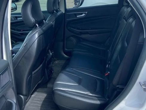 Used 2019 Ford Edge Titanium w/ Cold Weather Package AWD/4WD image 6