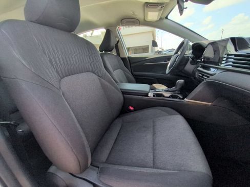 Used 2025 Toyota Camry LE FWD image 30