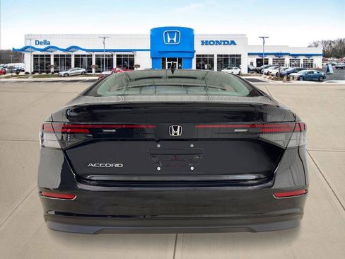 New 2025 Honda Accord SE image 4