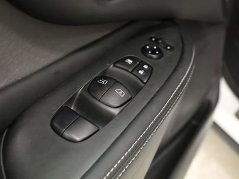 Used 2024 Nissan Murano SV w/ SV Midnight Edition Package image 18