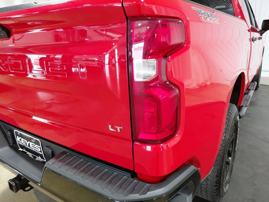 Used 2021 Chevrolet Silverado 1500 LT Trail Boss w/ Bed Protection Package AWD/4WD image 15