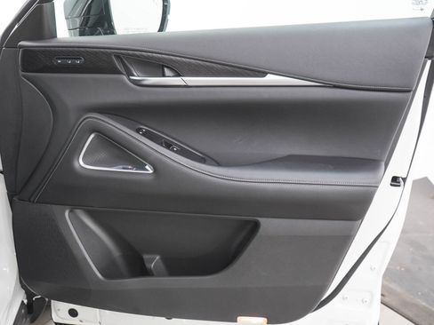Used 2023 INFINITI QX60 Sensory AWD/4WD image 12