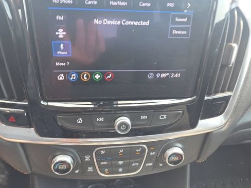 Used 2020 Chevrolet Traverse LT FWD image 18