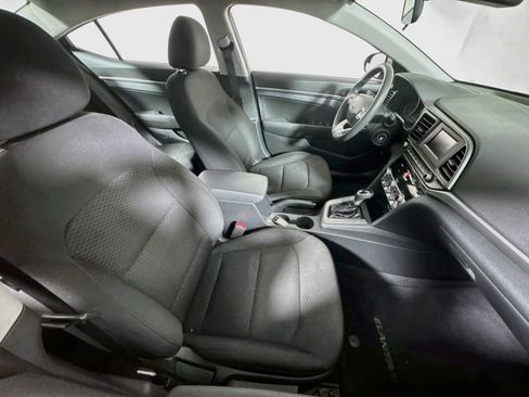 Used 2020 Hyundai Elantra SE w/ Cargo Package (C1) FWD image 24