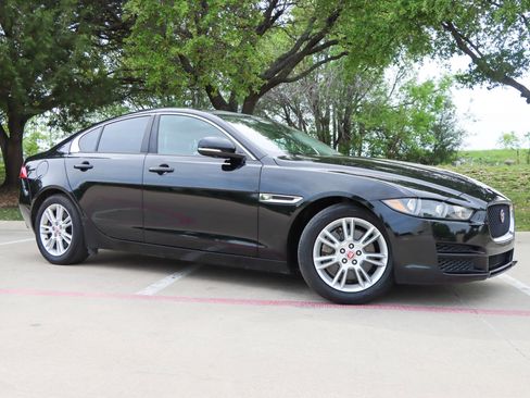 Used 2018 Jaguar XE Premium RWD image 1