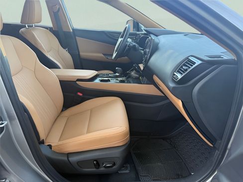 Used 2024 Lexus NX 250 FWD image 11