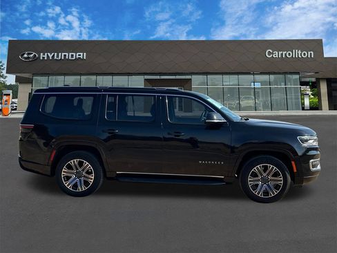 Used 2023 Jeep Wagoneer Series II AWD/4WD image 4