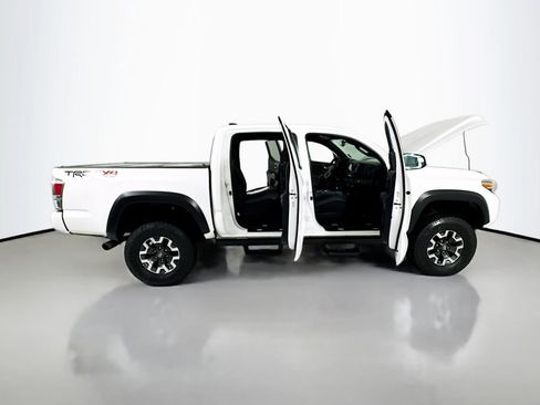 Used 2020 Toyota Tacoma TRD Off-Road w/ Advanced Technology Package image 26