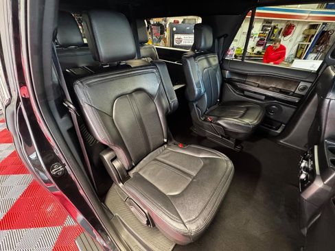 Used 2021 Ford Expedition Max Limited image 10