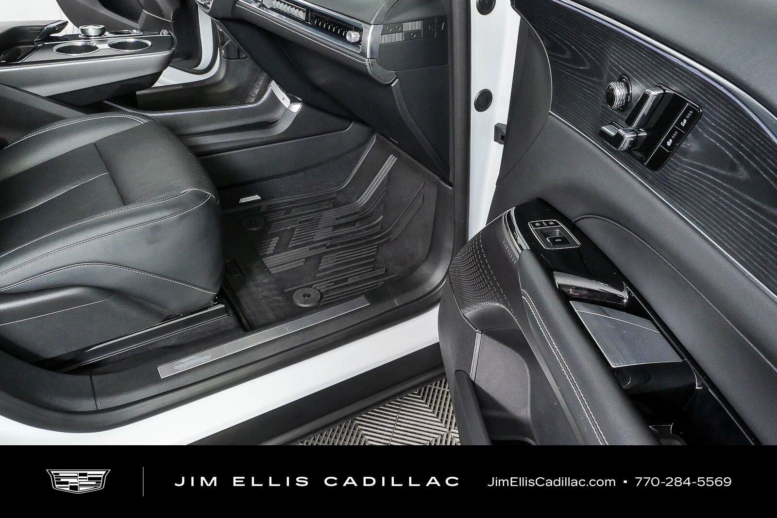 Used 2024 Cadillac Lyriq Luxury AWD/4WD image 24
