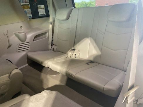Used 2019 Cadillac Escalade Premium Luxury AWD/4WD image 13