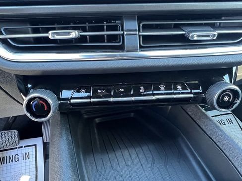 New 2026 Chevrolet Equinox EV LT image 24