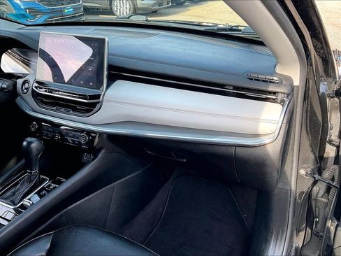 Used 2022 Jeep Compass Limited AWD/4WD image 12