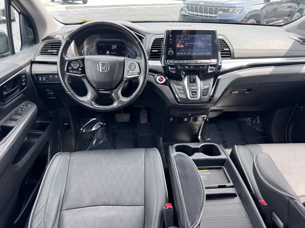 Used 2023 Honda Odyssey Elite image 6