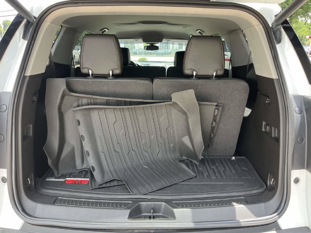 Used 2021 GMC Acadia AT4 w/ Technology Package AWD/4WD image 10