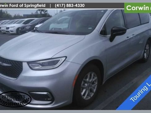 Used 2024 Chrysler Pacifica Touring-L FWD image 1