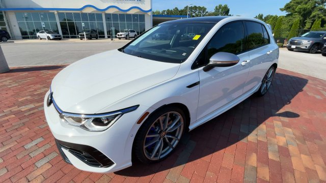 Used 2024 Volkswagen Golf R AWD/4WD image 5