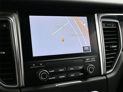 Used 2018 Porsche Macan GTS image 12