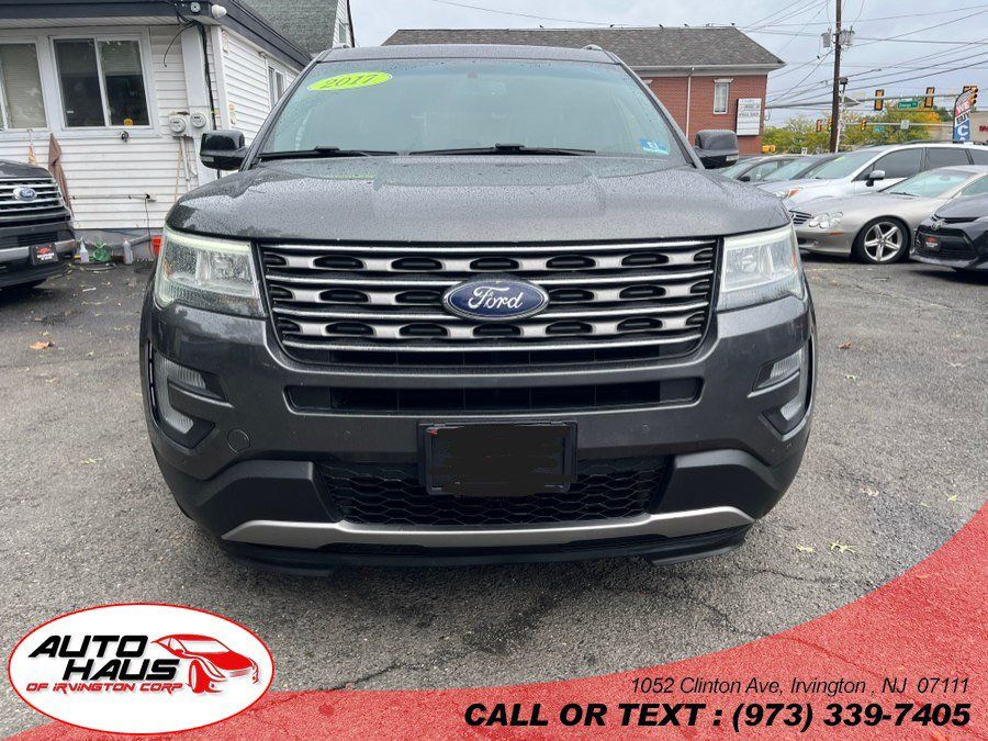 Used 2017 Ford Explorer XLT w/ Equipment Group 202A AWD/4WD image 1