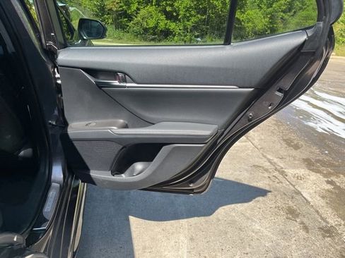 Used 2022 Toyota Camry XSE FWD image 12