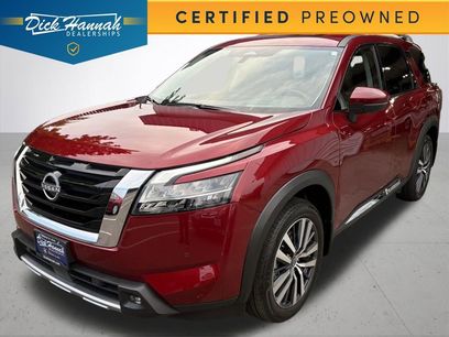 Certified 2022 Nissan Pathfinder Platinum w/ Cargo Package