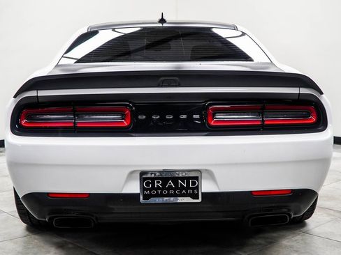 Used 2019 Dodge Challenger SRT Hellcat Redeye image 9