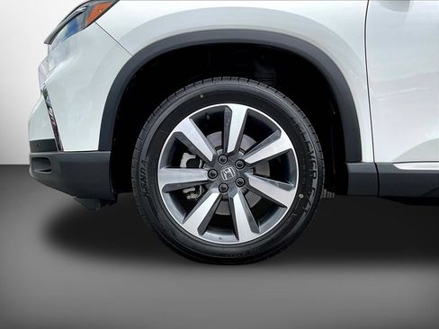 Used 2024 Honda Pilot Touring image 36