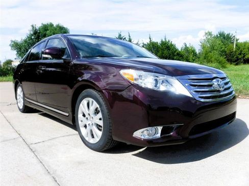 Used 2011 Toyota Avalon FWD image 3