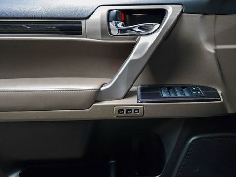 Used 2021 Lexus GX 460 Premium image 17