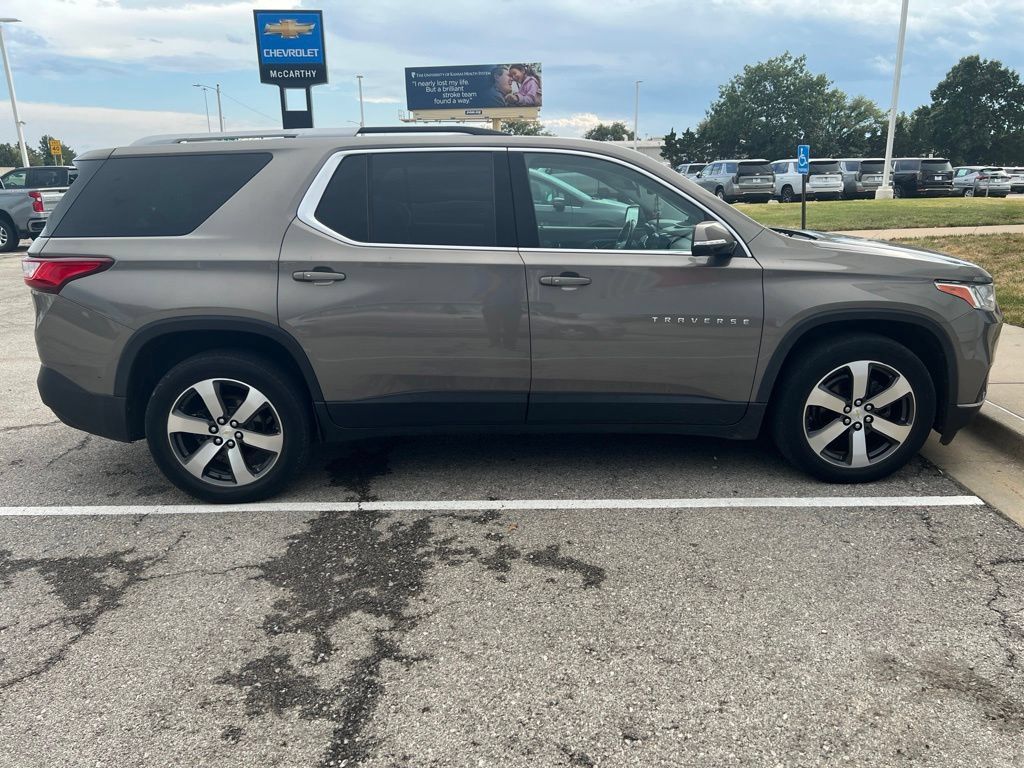 Used 2018 Chevrolet Traverse LT AWD/4WD image 5