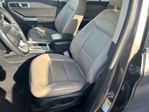 Used 2021 Ford Explorer XLT w/ Equipment Group 202A image 14