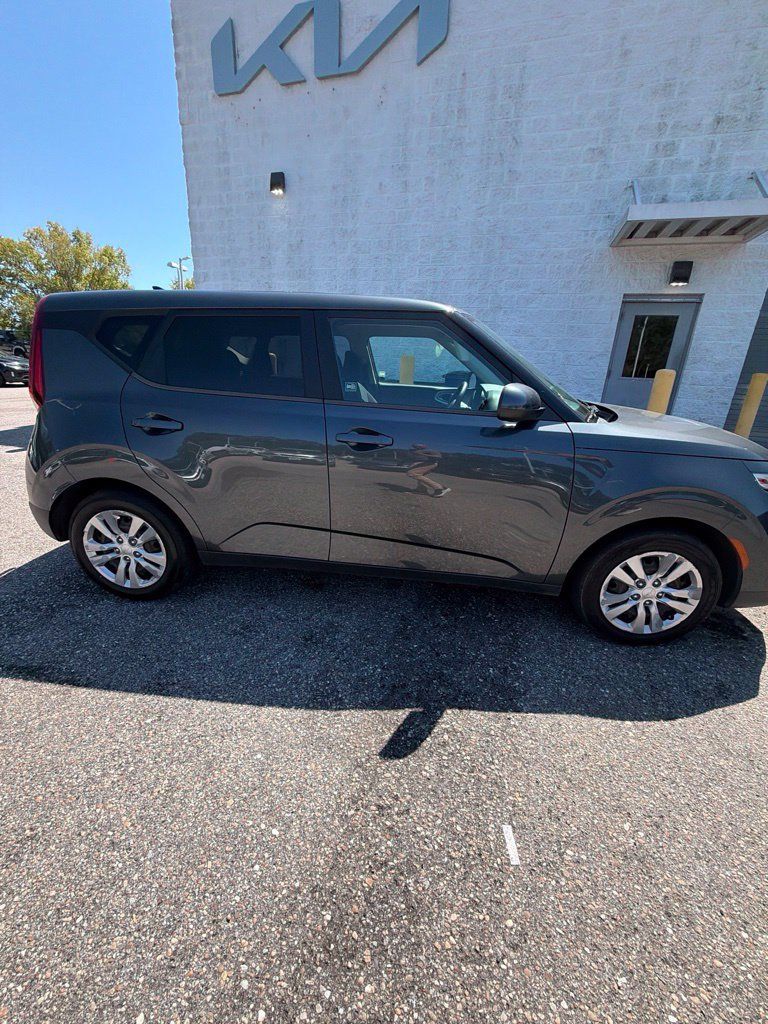 Used 2022 Kia Soul LX FWD image 6