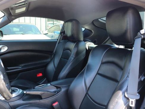 Used 2019 Nissan 370Z Coupe RWD image 9