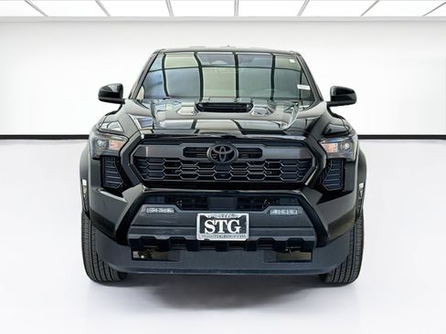 Used 2024 Toyota Tacoma TRD Sport AWD/4WD image 2