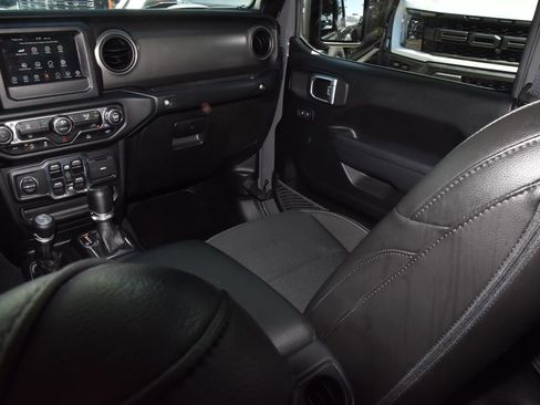 Used 2023 Jeep Gladiator Sport image 17