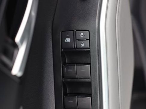 Used 2021 Toyota Highlander XLE image 14