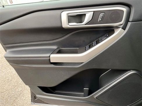 Used 2023 Ford Explorer XLT w/ Equipment Group 202A image 24